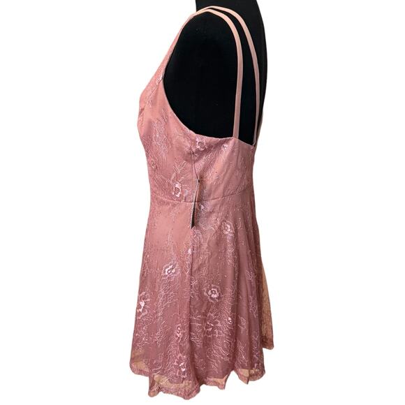New ~ LULU'S ~ Fueled by Love Mauve Pink Lace Skater Dress Size Medium - Picture 4 of 9